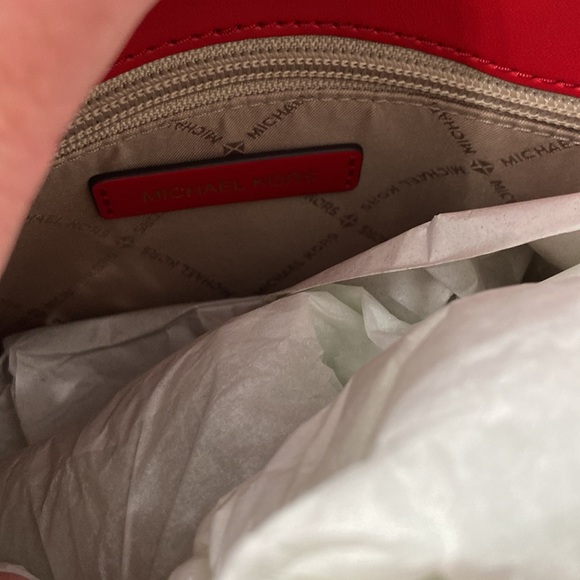 Michael Kors Large Belted Satchel NWT - Picture 5 of 8